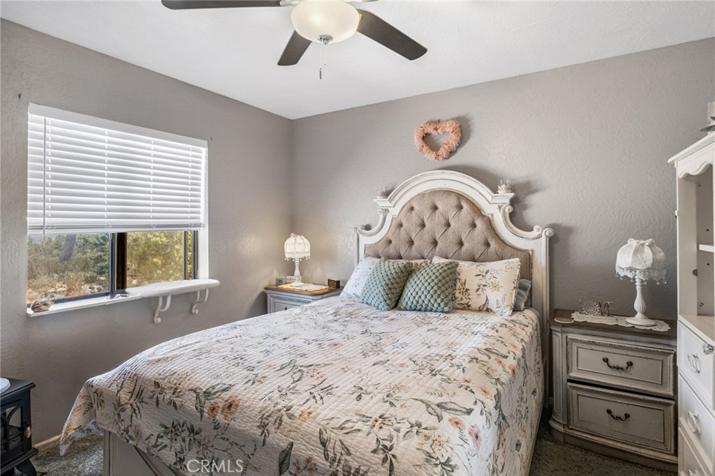 565 Juniper Road Pinon Hills, CA 92372 - Photo 8 of 28