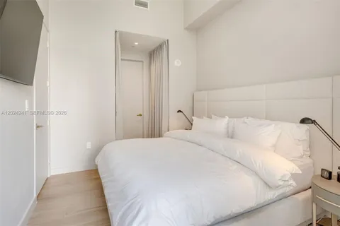$7,250 | 2655 South Bayshore Drive, Unit 807, Miami, FL 33133