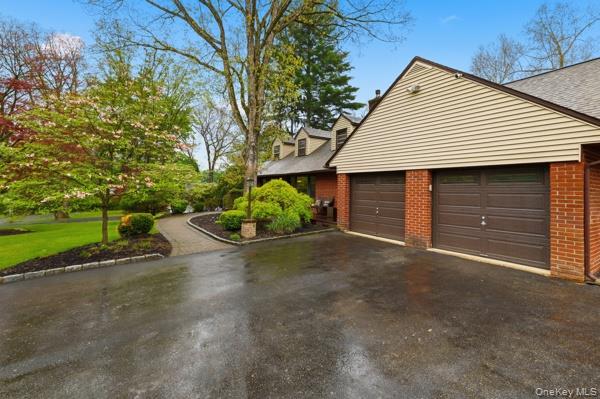 13 Tree Top Lane Poughkeepsie, NY 12603 - Photo 5 of 40
