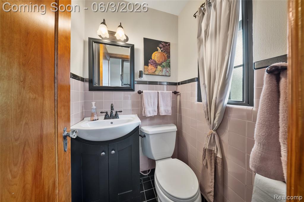 2470 Riverside Drive Trenton, MI 48183 - Photo 47 of 78