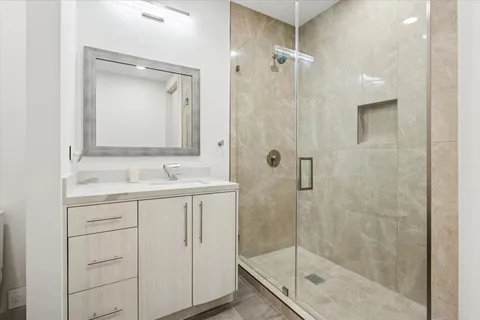 $1,100,000 | 1600 Post Oak Boulevard, Unit 802, Houston, TX 77056