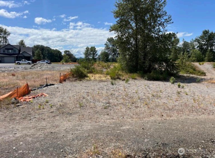 2000 South River Road Kelso, WA 98626 - Photo 11 of 16 a view of a dry yard with wooden fence