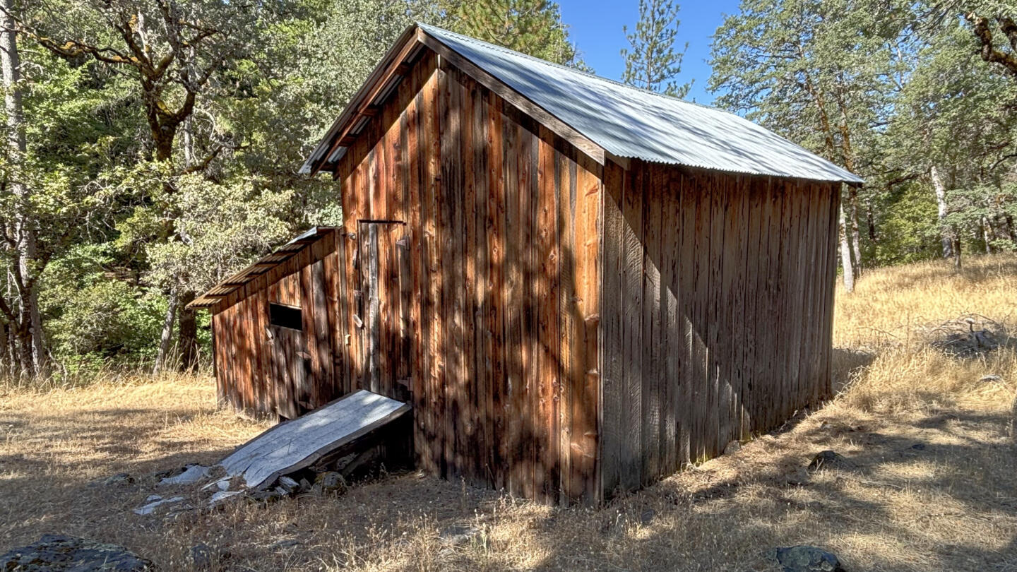 30183 Oak Run To Fern Road Whitmore, CA 96096 - Photo 32 of 37 Barn