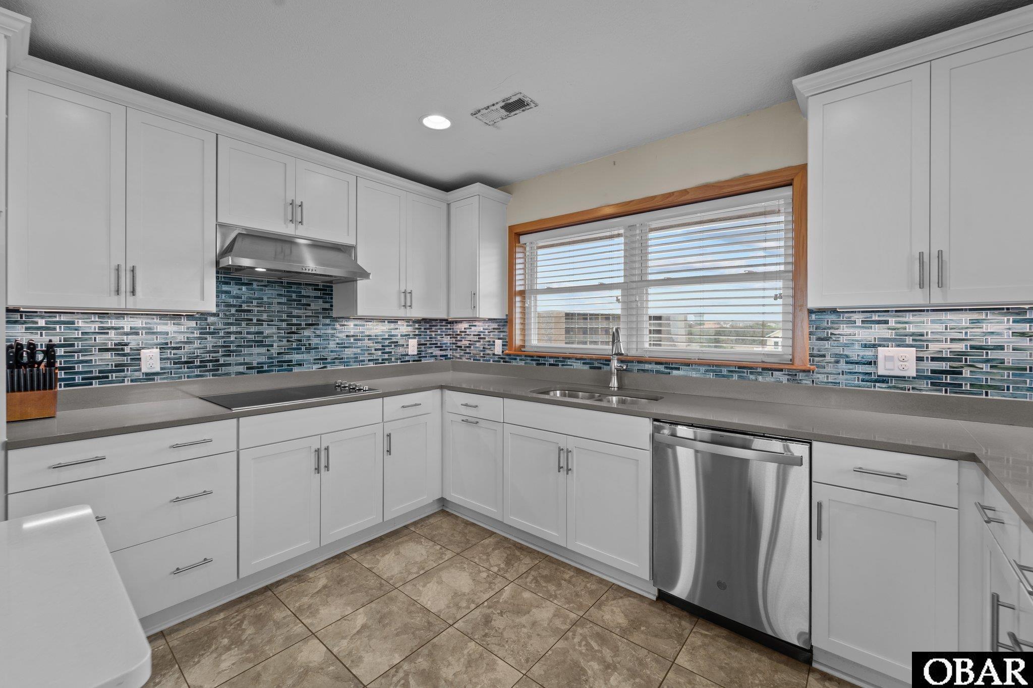 149 Old Duck Road, Unit 25 Duck, NC 27949 - Photo 7 of 35 KITCHEN