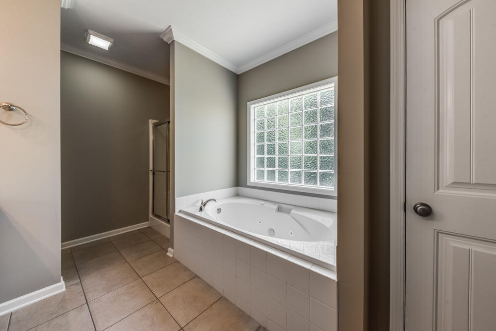12729 Clear Ridge Road Knoxville, TN 37922 - Photo 11 of 25 Master Ensuite