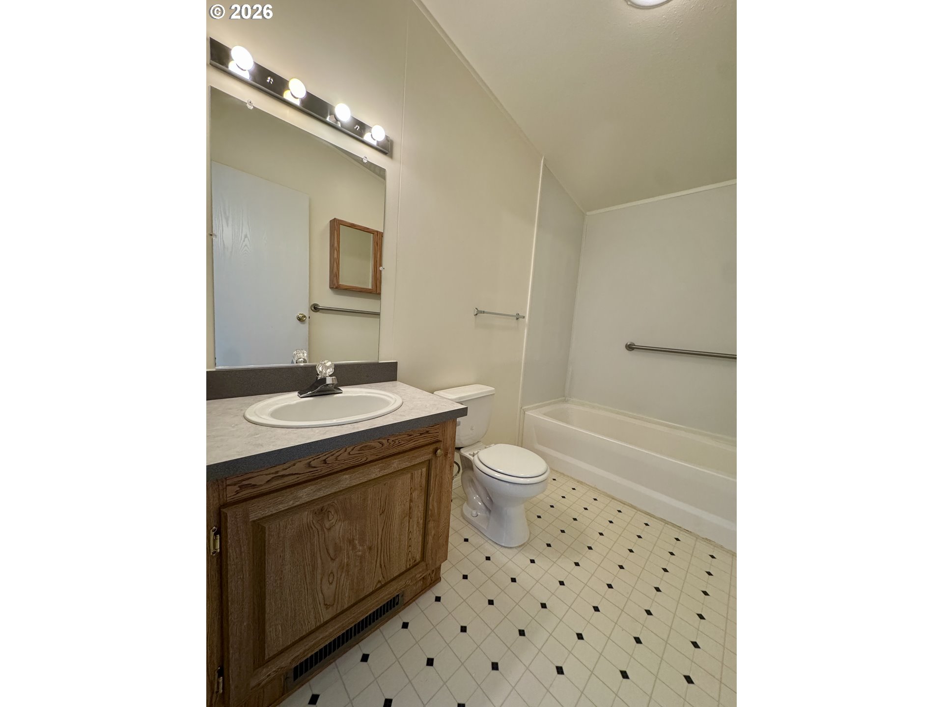 962 Rainbow Drive Springfield, OR 97477 - Photo 3 of 48
