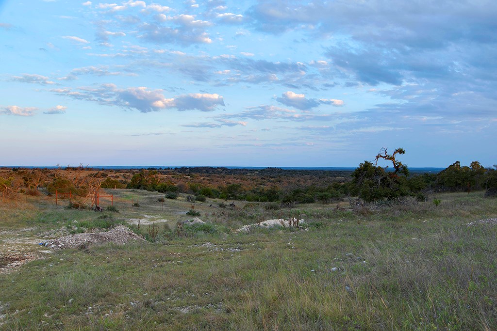 4551 Reeh Road Fredericksburg, TX 78624 - Photo 5 of 69 Gallery Image 5