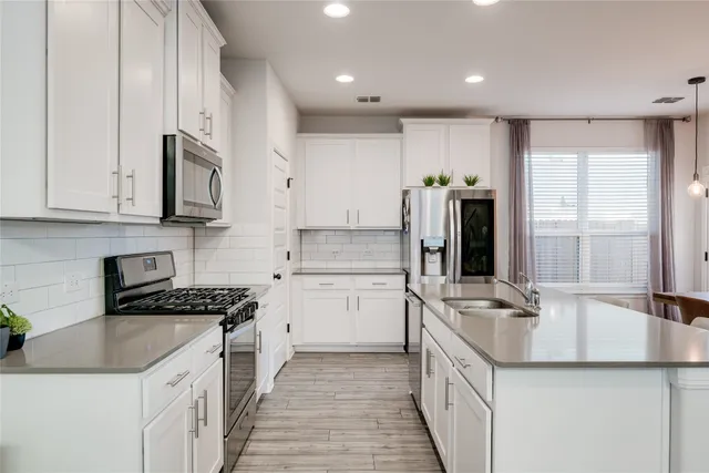 $2,550 | 10800 Harwood Overlook Pass, Austin, TX 78747