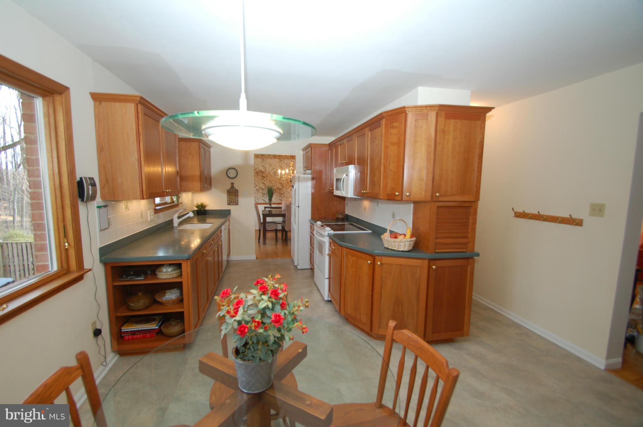 6103 Lorcom Court Springfield, VA 22152 - Photo 3 of 27 Kitchen