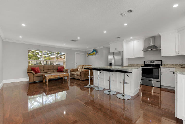 111 Chadwick Drive Jupiter, FL 33458 - Photo 6 of 12 Chadwick Greatroom