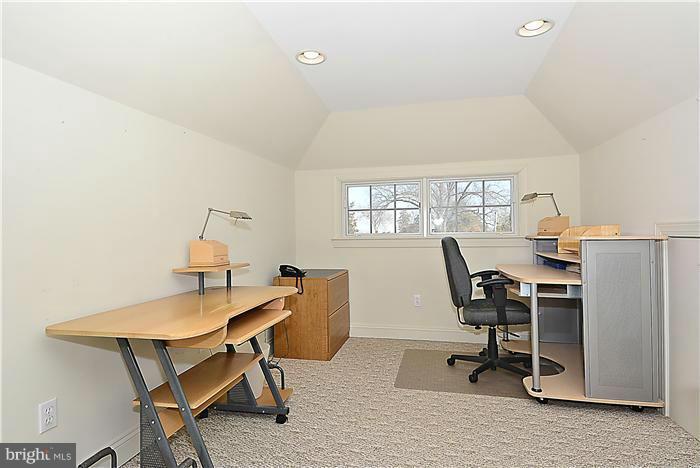 52 Decatur Avenue Annapolis, MD 21403 - Photo 19 of 30 UPPER 2: Interior (General) OFFICE/DEN 4TH BEDROOM