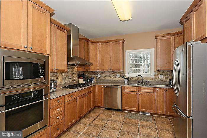 52 Decatur Avenue Annapolis, MD 21403 - Photo 3 of 30 Kitchen