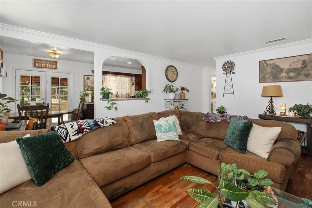 3818 Ogden Way Riverside, CA 92501 - Photo 8 of 28