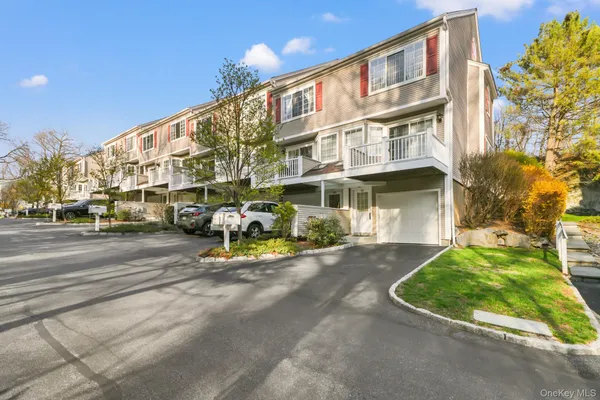 $665,000 | 401 Park Ridge Lane, White Plains, NY 10603