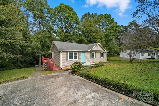 $289,900 | 4168 Forest Point Drive, Hickory, NC 28602