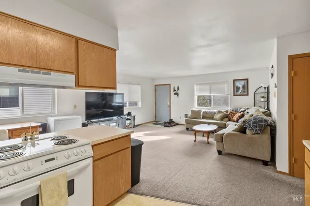 $1,300,000 | 904 East Vandal Drive, Moscow, ID 83843