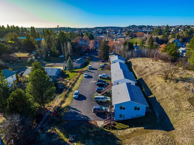 $1,300,000 | 904 East Vandal Drive, Moscow, ID 83843