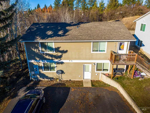 $1,300,000 | 904 East Vandal Drive, Moscow, ID 83843