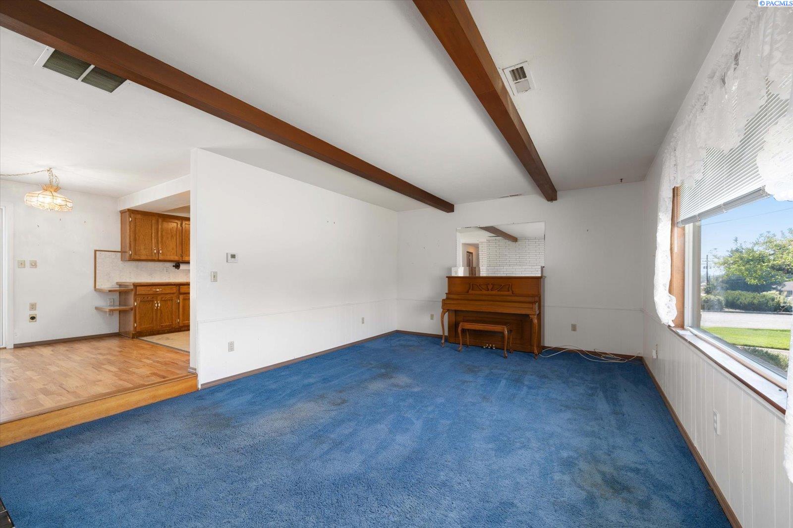 703 South Euclid Road Grandview, WA 98930 - Photo 5 of 42 Gallery Image 5