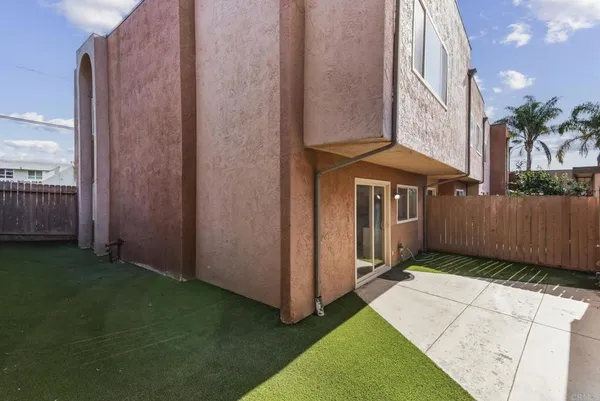 $499,000 | 1423 North Broadway, Unit E, Escondido, CA 92026
