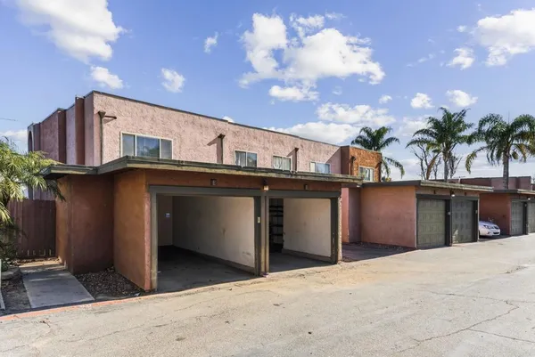 $499,000 | 1423 North Broadway, Unit E, Escondido, CA 92026