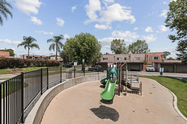 $499,000 | 1423 North Broadway, Unit E, Escondido, CA 92026