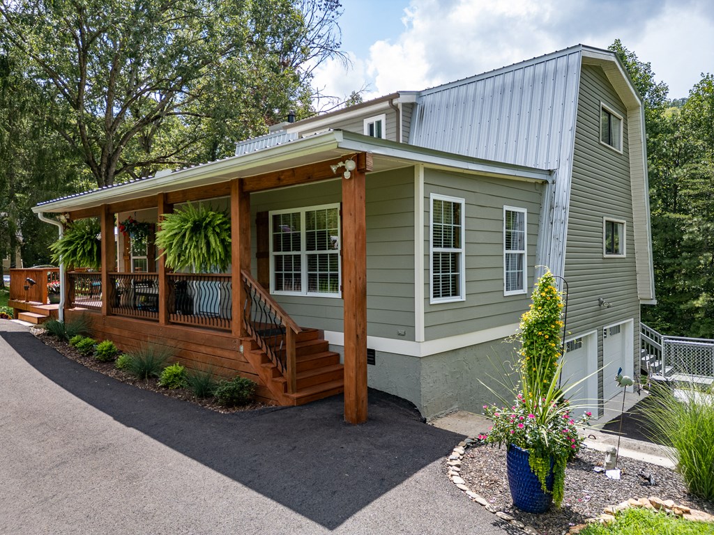 2526 Pisgah Road Andrews, NC 28901 - Photo 3 of 66 Gallery Image 3