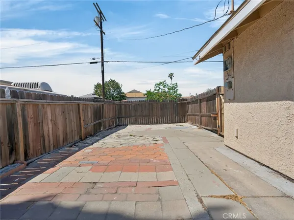 $799,950 | 8217 Laurel Canyon Boulevard, North Hollywood, CA 91605