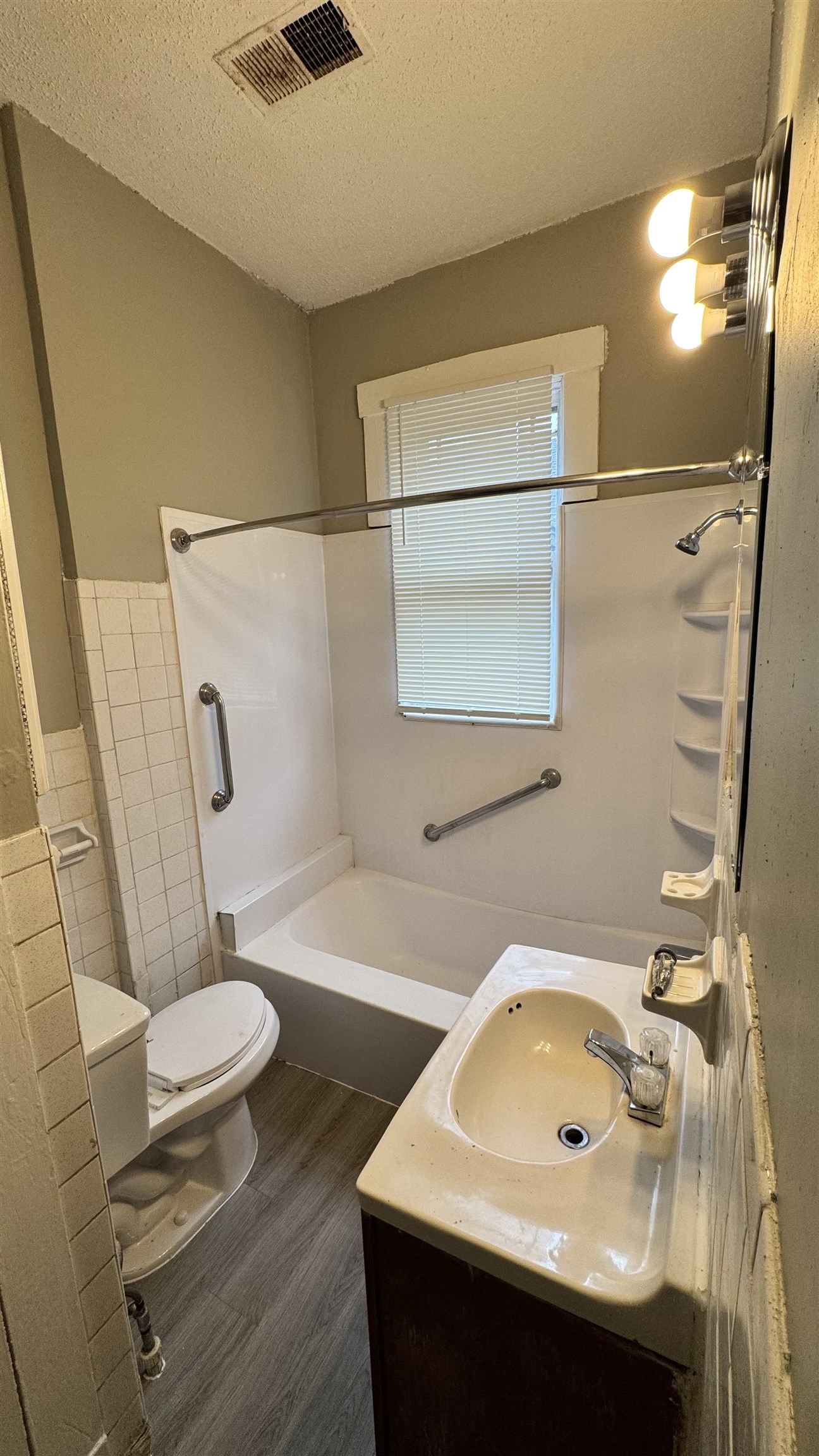 1114 Azalia Street Memphis, TN 38106 - Photo 17 of 26