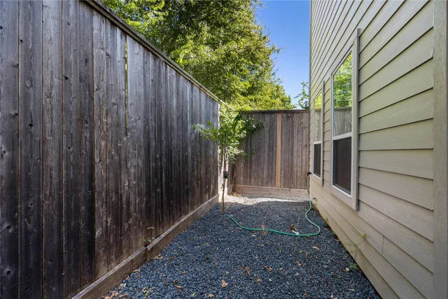 $2,250 | 602 Thornton Oaks Lane, Houston, TX 77018