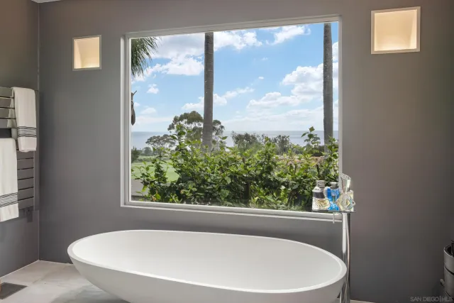 $20,000 | 7116 Country Club Drive, La Jolla, CA 92037