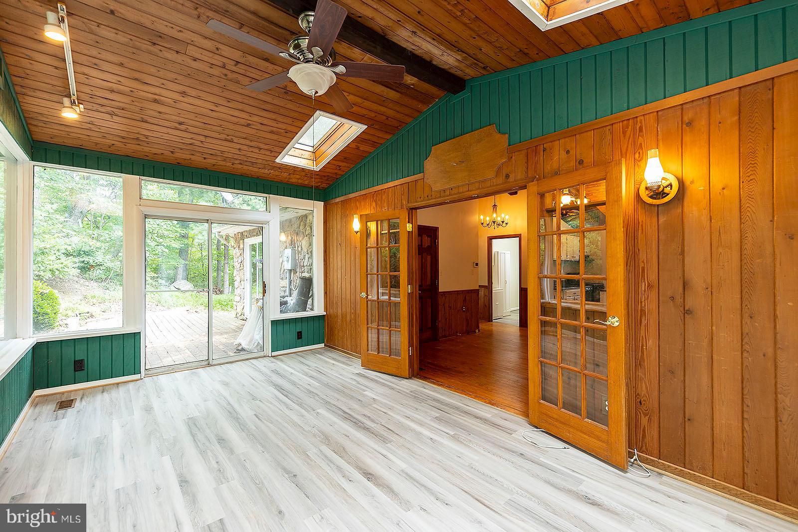 114 Inca Trail Winchester, VA 22602 - Photo 37 of 44 a view of hallway with a large window