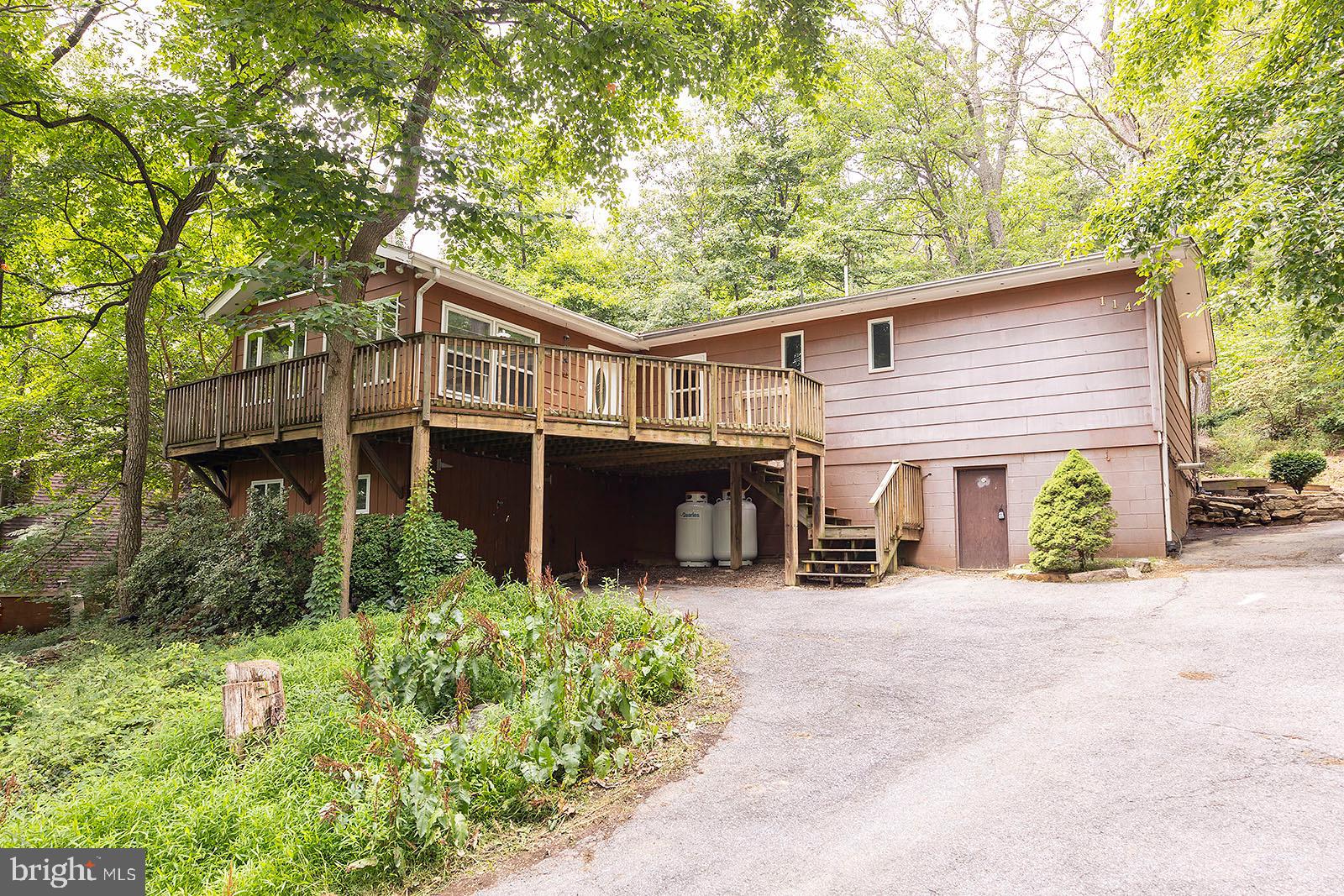 114 Inca Trail Winchester, VA 22602 - Photo 44 of 44 front view of a house with a patio