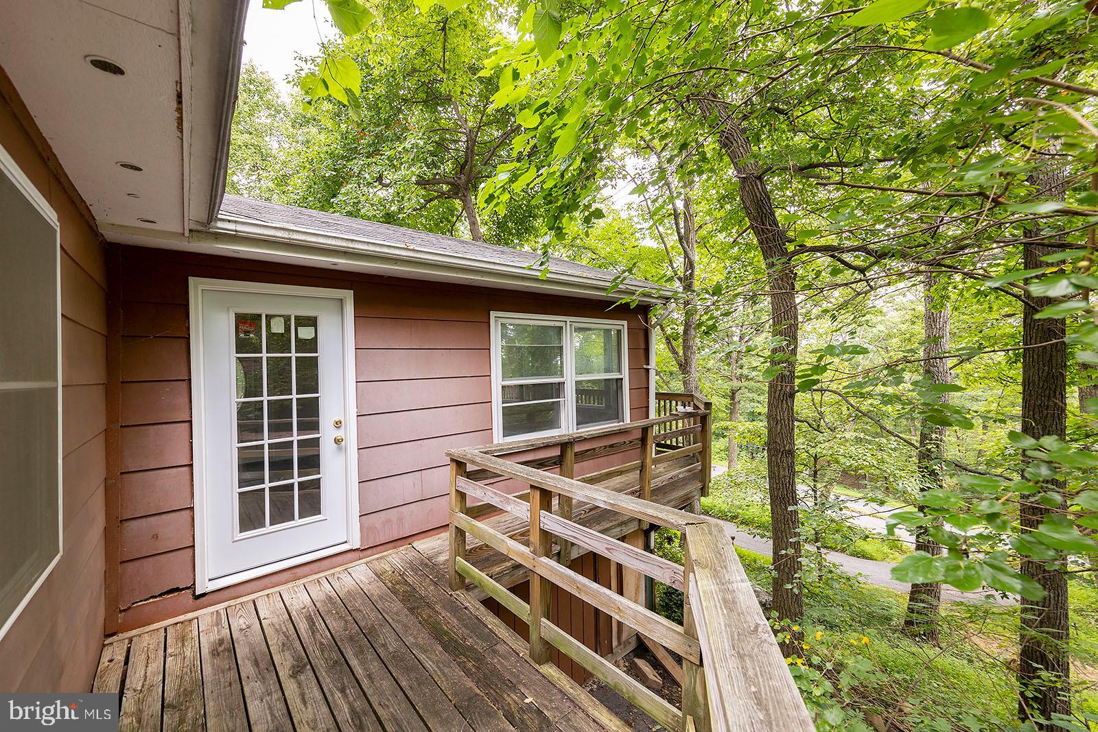 114 Inca Trail Winchester, VA 22602 - Photo 10 of 44 a front view of a house with a yard