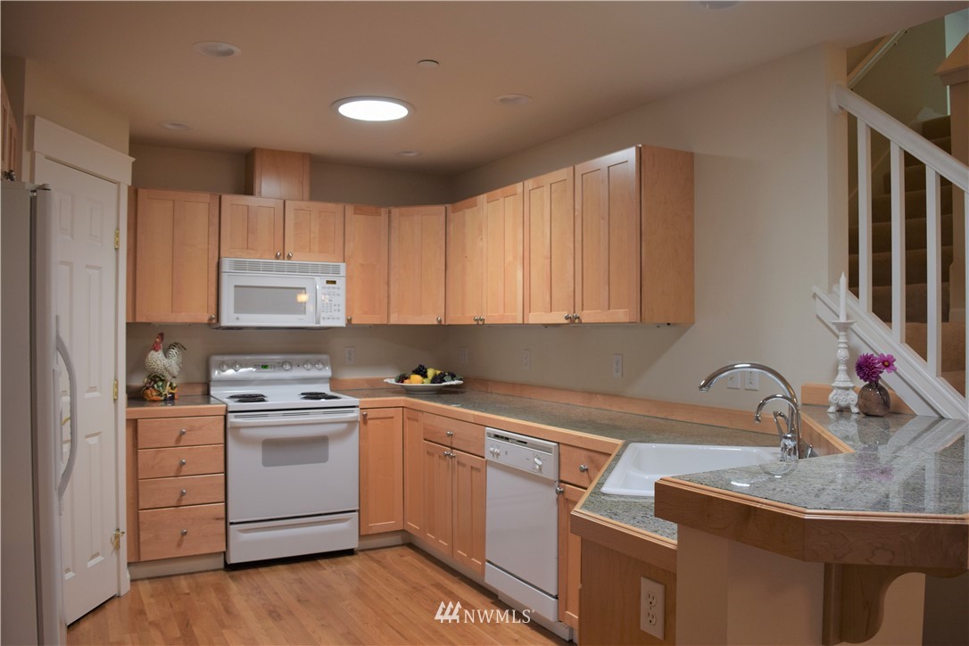 160 East Soderberg Road, Unit C8 Allyn, WA 98524 - Photo 8 of 24