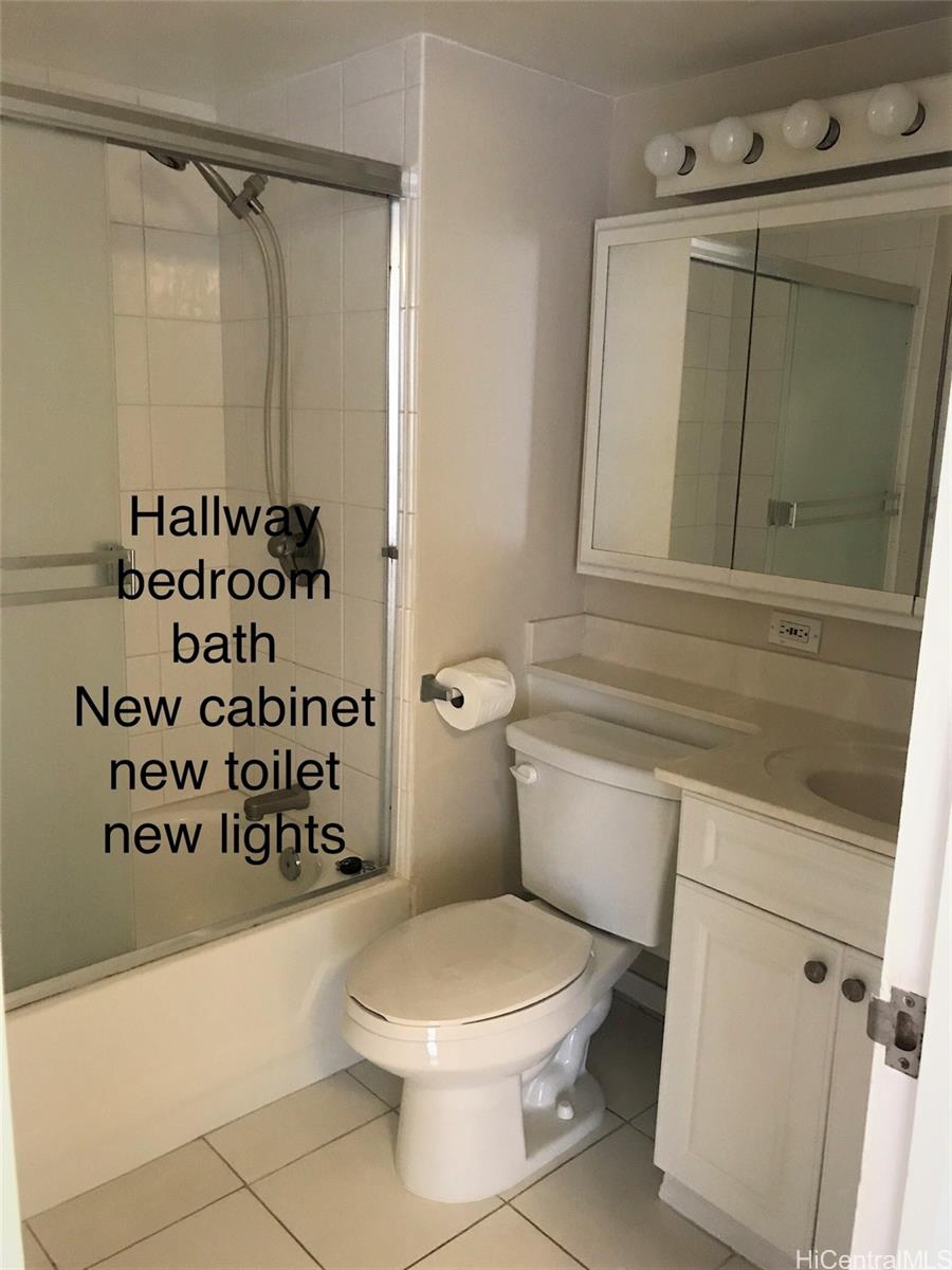 240 Makee Road, Unit 9B Honolulu, HI 96815 - Photo 12 of 18 Hallway bathroom