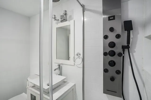 $1,600 | 2285 Peachtree Street Northeast, Unit 1104, Atlanta, GA 30309