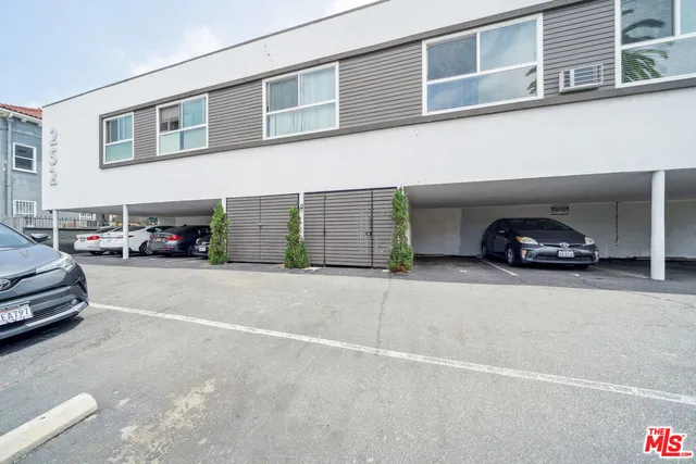 $1,984 | 252 South New Hampshire Avenue, Unit 11, Los Angeles, CA 90004