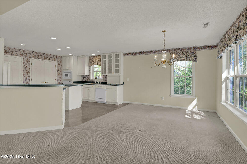 622 Valley Brook Road Wilmington, NC 28412 - Photo 8 of 43 Dining Room