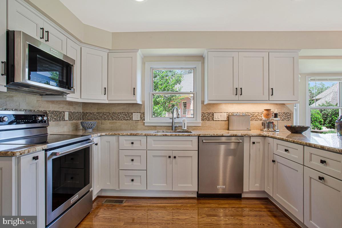 980 South River Landing Road Edgewater, MD 21037 - Photo 11 of 76 Kitchen