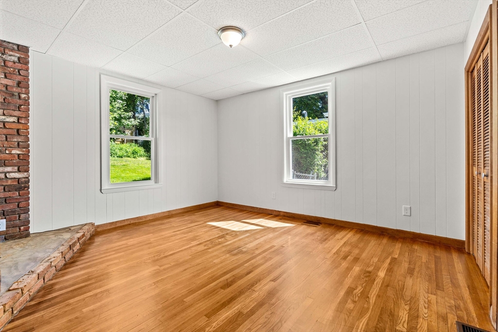 28 Hawthorne Street Lynn, MA 01902 - Photo 18 of 34