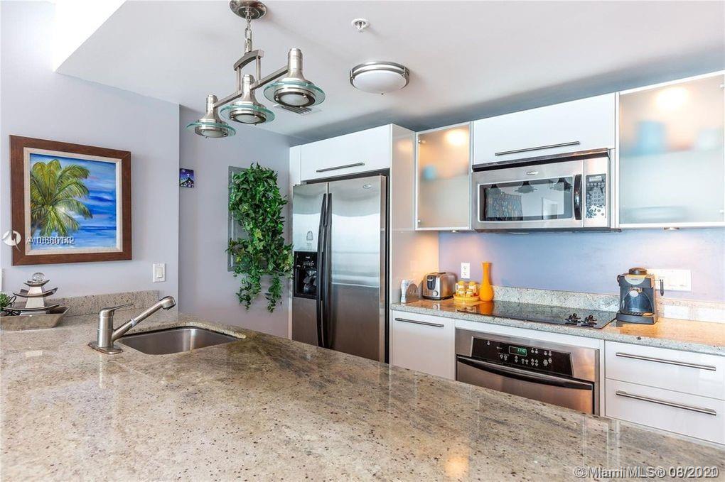 185 Southwest 7th Street, Unit 4102 Miami, FL 33130 - Photo 16 of 27