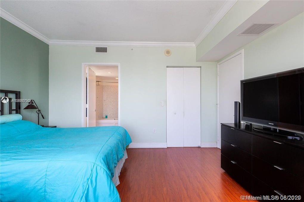 185 Southwest 7th Street, Unit 4102 Miami, FL 33130 - Photo 17 of 27