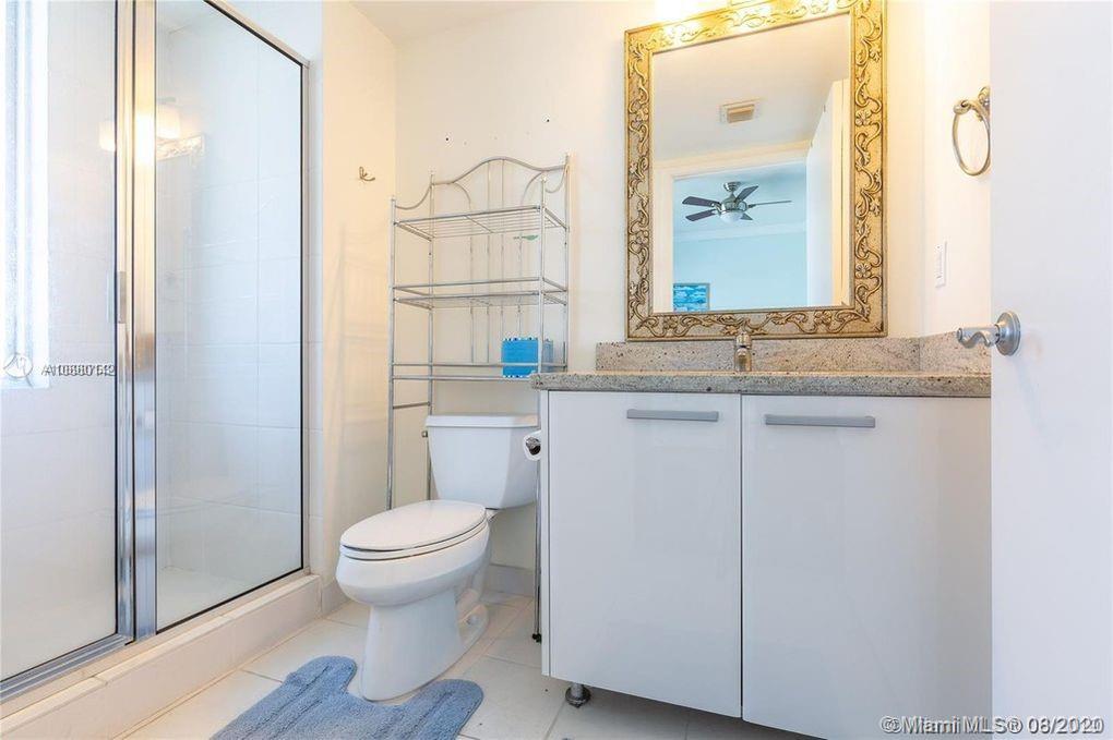 185 Southwest 7th Street, Unit 4102 Miami, FL 33130 - Photo 20 of 27