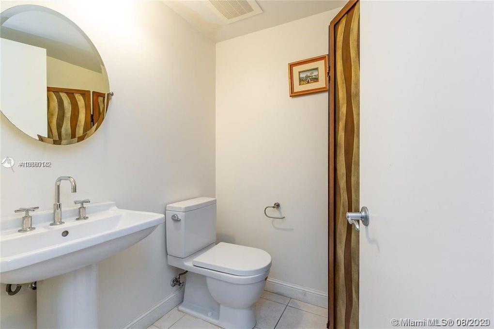185 Southwest 7th Street, Unit 4102 Miami, FL 33130 - Photo 21 of 27