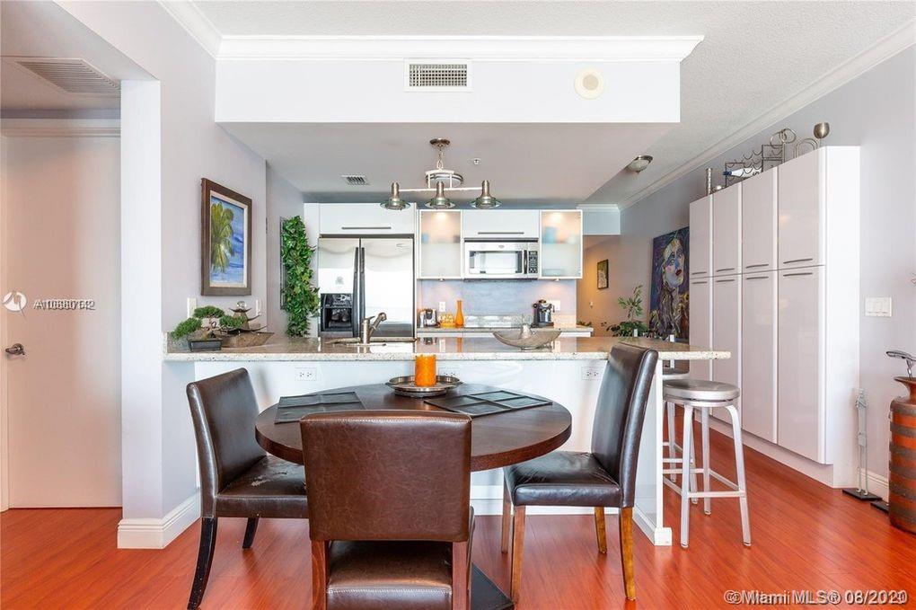 185 Southwest 7th Street, Unit 4102 Miami, FL 33130 - Photo 7 of 27