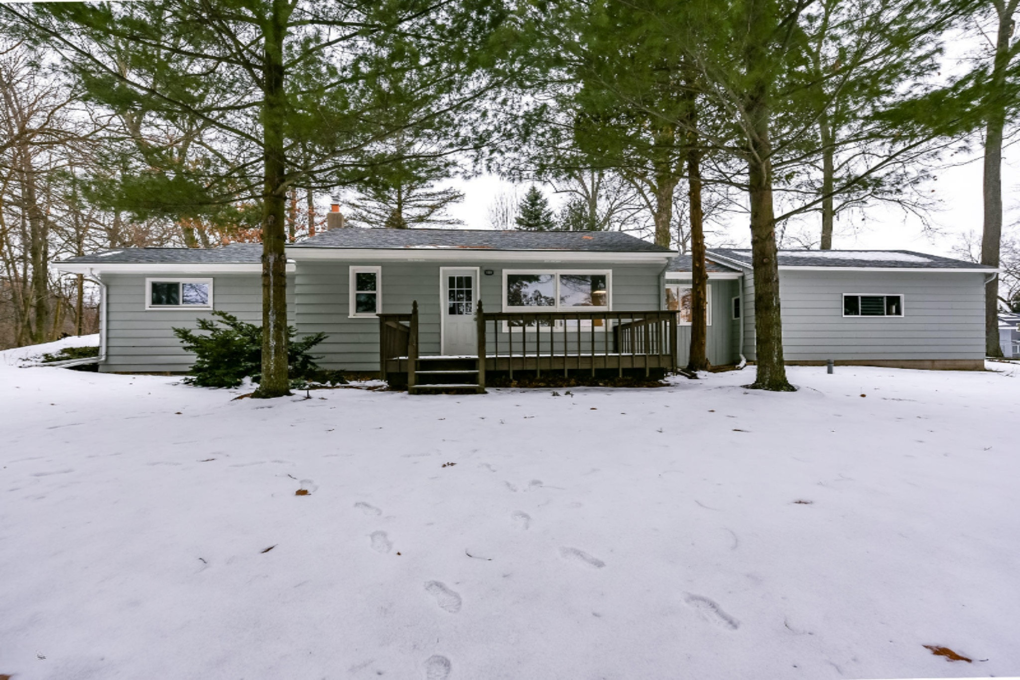 708 Hickory Road Battle Creek, MI 49017 - Photo 1 of 42 Front Exterior