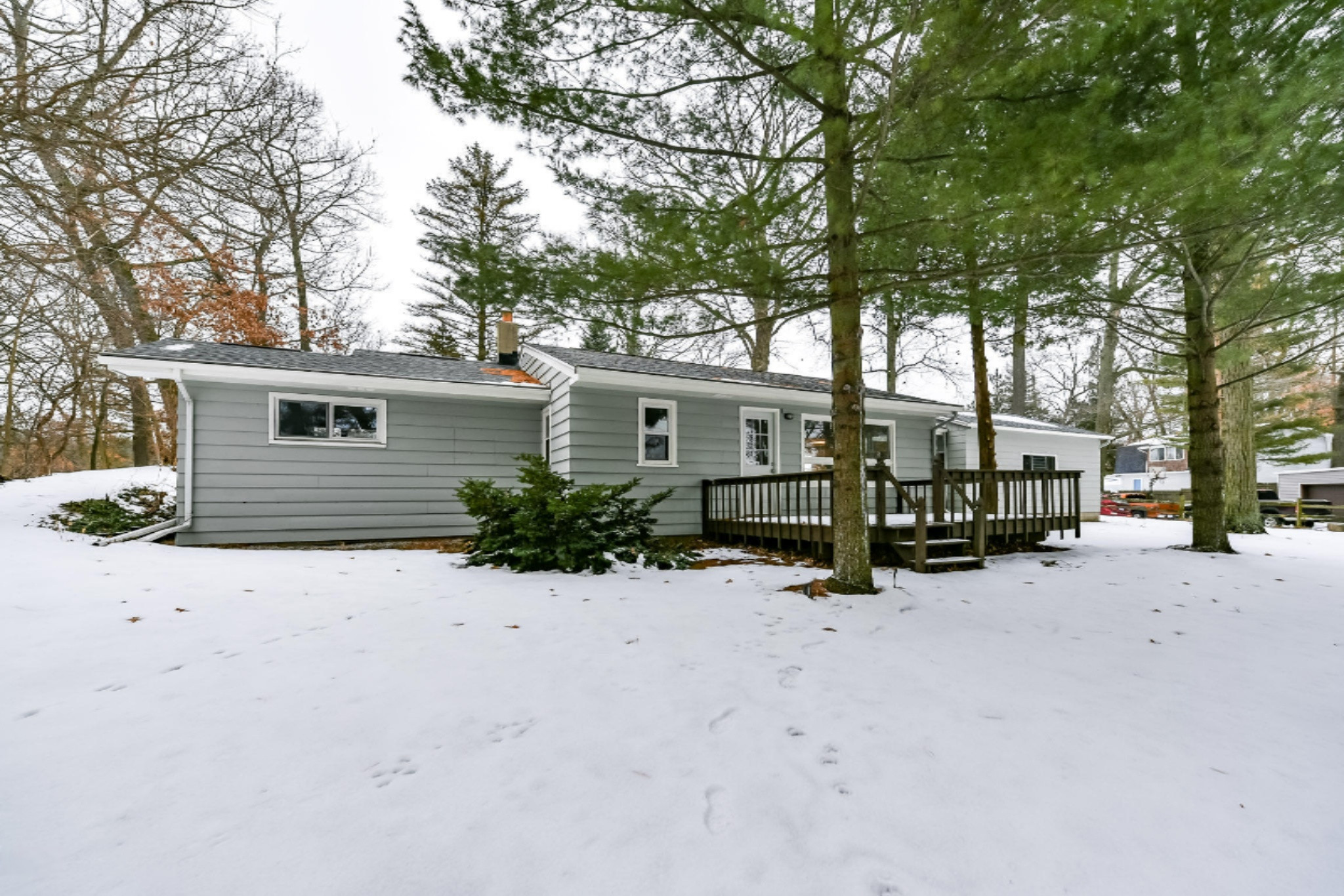 708 Hickory Road Battle Creek, MI 49017 - Photo 2 of 42 Front Exterior