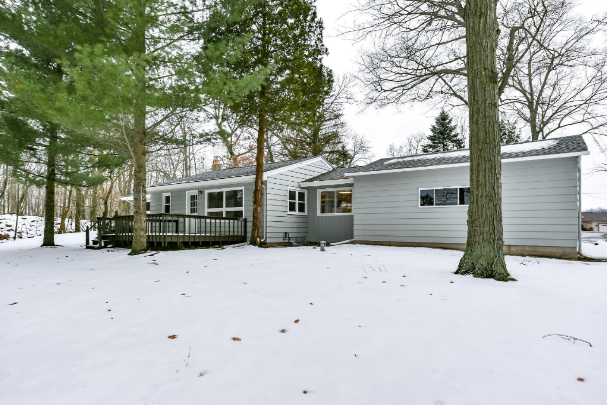 708 Hickory Road Battle Creek, MI 49017 - Photo 3 of 42 Front Exterior