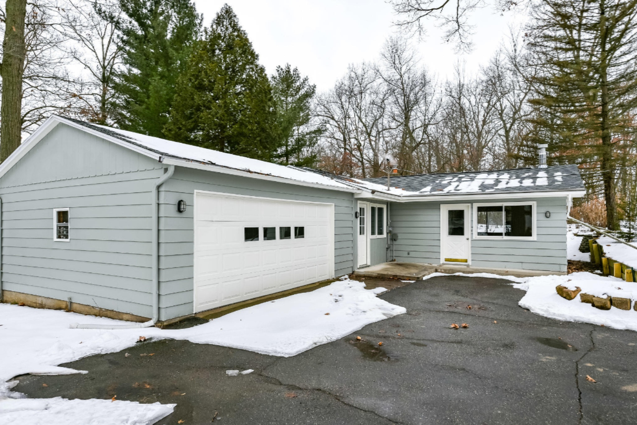 708 Hickory Road Battle Creek, MI 49017 - Photo 36 of 42 Back Exterior